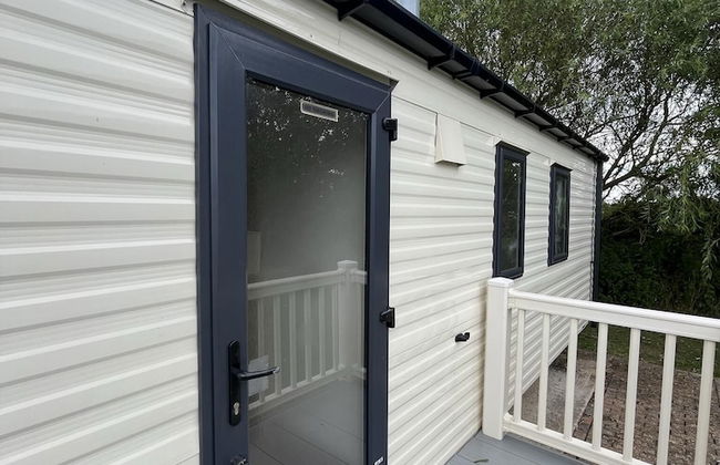 Premium Location - Sleeps 6 - Caravan on The Lakes - Foto 27