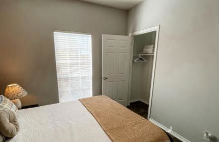 Pool View Escape - Near Shops & Dining - Foto 6