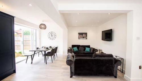 Spacious 3-Bed by Beatles Attractions & Transport - Foto 2