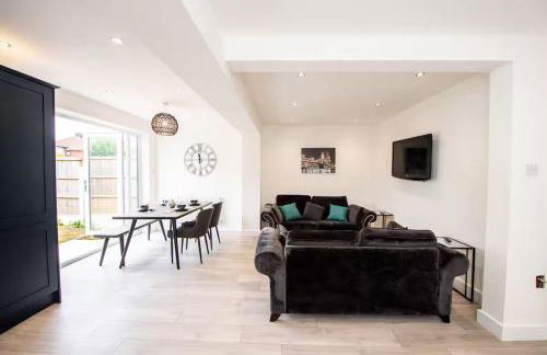 Spacious 3-Bed by Beatles Attractions & Transport - Foto 2