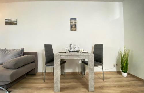 Wohlfühl-Apartment mit kostenfreier Tiefgarage, WiFi & Terrasse - Photo 12