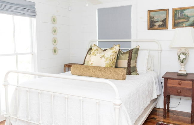 Classic Lakeside Cottage Masters Rental - Foto 4