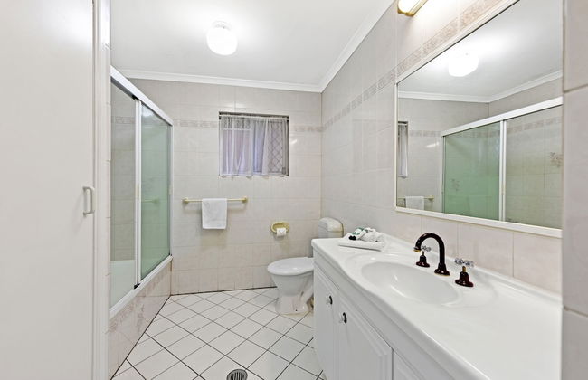 Koala Court Holiday Apartments - Photo 47