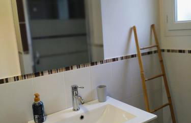 Maison avec jardin, calme et ensoleillée à 2 minutes du centre-ville - Photo 8