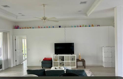 Paradise Home, Tranquil canal view 3-BDR in Golfers paradise - Foto 38