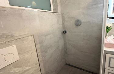 Bluestone Appartments - Whirlpool, Queensize Boxspring Bett, parking - Foto 15