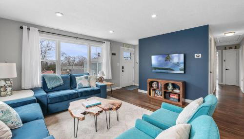 4BR Home | Walk to Beach & Downtown | Parking - Foto 2