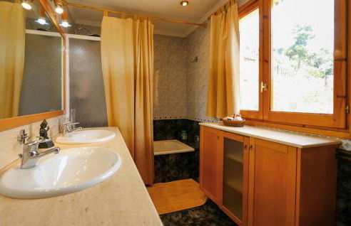 Nice Home In Sant Cebria De Vallalt - Foto 18