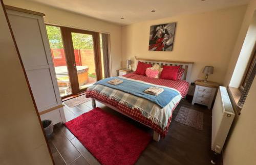 Lily Lodge-Tranquil-Hot Tub-Fishing-7m to beach - Foto 2