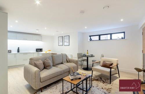 Wokingham - 2 Bedroom Ground Floor Flat - Foto 1