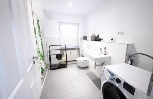 KATIES Apartments bei Regensburg - 3 Zimmer, 6 Personen, Infrarot-Sauna, Disney Plus, Balkon, Grill & Parkplatz - Foto 10