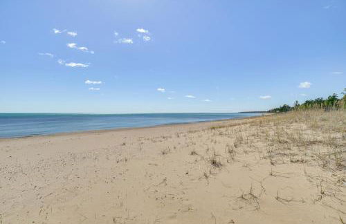 Private Beach Waterfront Home on Lake Huron! - Foto 2