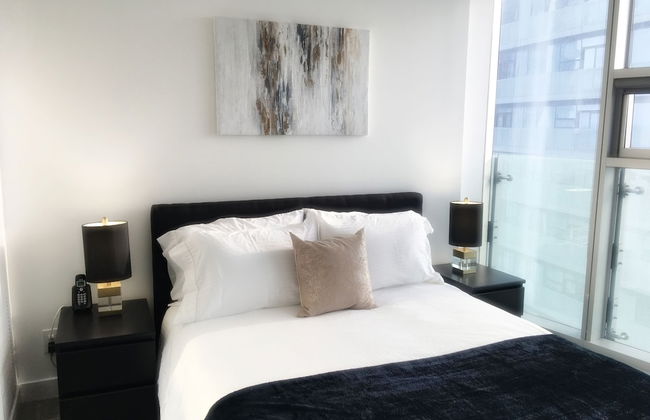 TO Stays - York and Lakeshore - Foto 9