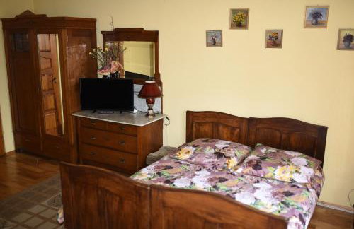 Dwor Trzesniow - Foto 21