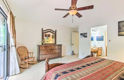 1 Mi to Marina Lake Toxaway Cabin with Fire Pit - Foto 14