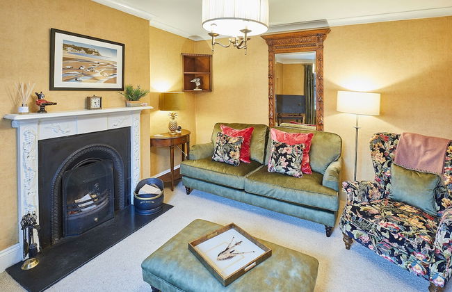 Host Stay Sixpence Cottage - Foto 1