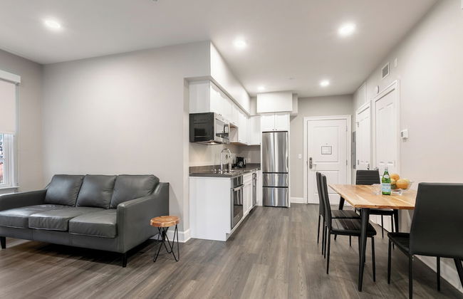 Bywater Suite Hotel - Photo 63