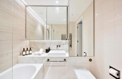 Modern Chic Flat Near Westfield Mall & Tube, Luxury & Comfy - Foto 24