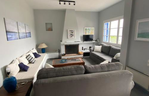 RETREAT VILLA BY THE SEA WITH POOL IN PORTO HELI - Foto 5