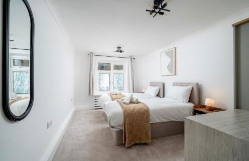 2 Bed Flat in Woking Central - Foto 46