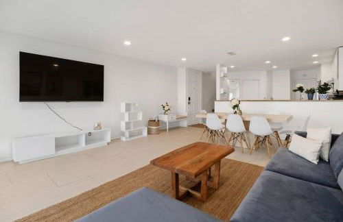 Malibu Beachfront Home with Rock Spa Ocean Views & Huge Deck - Foto 11