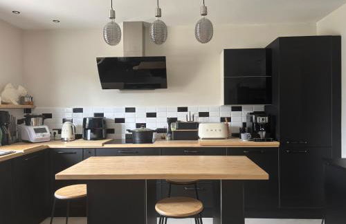 Maison de standing, jardin & BBQ - Circuit 24H à 5 min - Photo 4