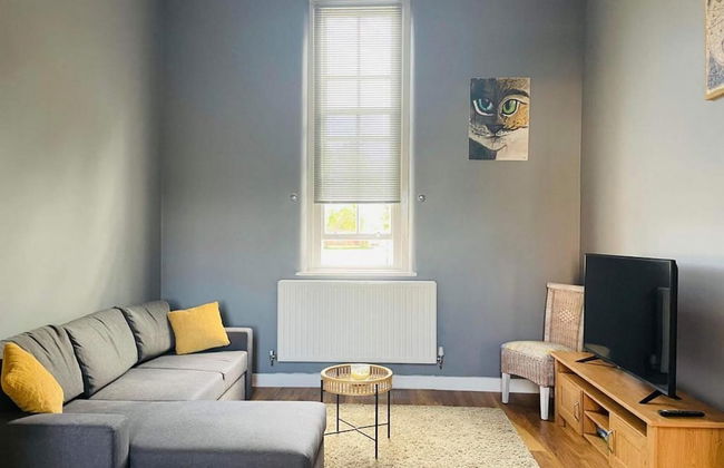 2 Bed Self Contained Apartment Wrexham - Photo 1