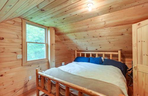 Near Snowmobiling Secluded Harmony Cabin with Deck! - Foto 13