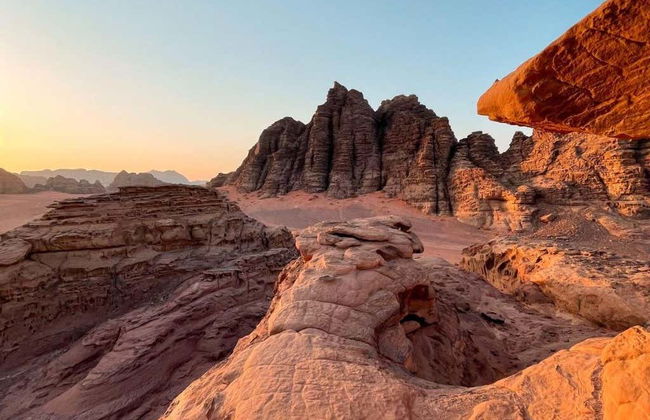 Off-Road + Hike in Wadi Rum Desert - Foto 3