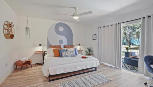 The YinYang - King Bed , Workspace , Full Kitchen - Foto 1