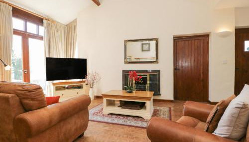 Topiary Cottage - Photo 5