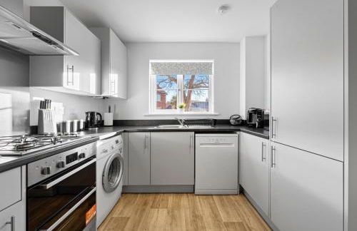 Stylish 4-Bedroom Townhouse with two large parking spaces and superfast Wi-Fi - Photo 10