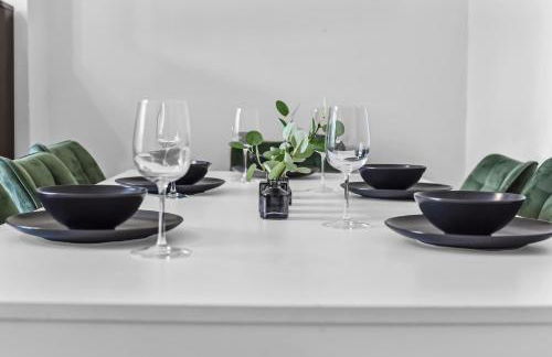 Spacious 4BR Home with Garden Close to Transport - Foto 18