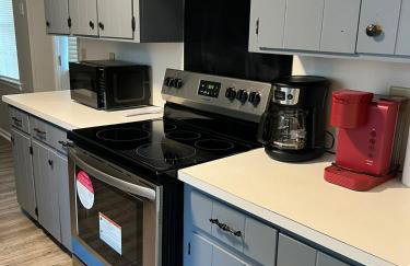 Sweet Home Alabama 4BR 2BA oasis with pool WI-FI - Foto 31