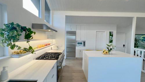 New Listing -Luxury House on the Riviera , Modern Design, and Panoramic Ocean -30 day Minimum - Foto 3