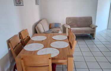 Großzügiges Erdgeschoßapartment mit Balkon und eigenen kostenlosen Parkplatz - Foto 2