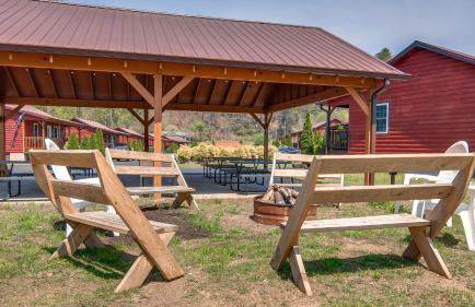 Train Rides, Trails and Casino Fun is Your Smoky Hub - Foto 32