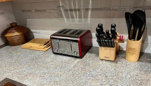 Charming home in heart of St Joseph 30 Plus days - Foto 2