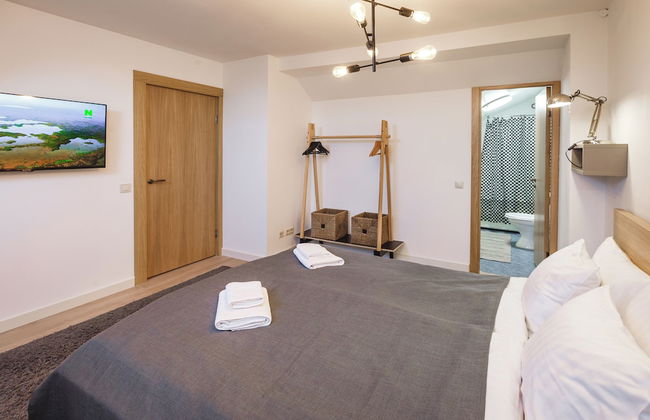 Bearsleys Downtown Apartments - Photo 12