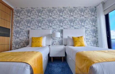 Azure Serenity Villa by LovelyStay - Foto 28