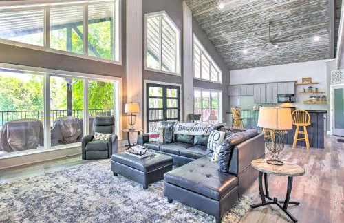 Outdoor Entertainment Space Home in McQueeney - Foto 1