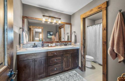 Brasada Getaway-> Privacy, Hot Tub & Theater Room! - Foto 8