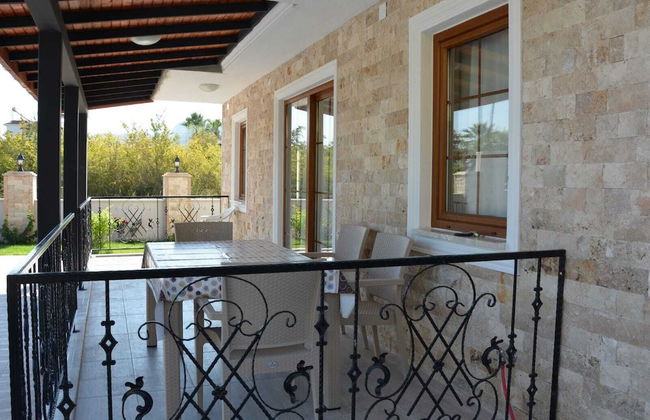 Stunning 4-bed Villa Konak Private & Pool - Photo 8