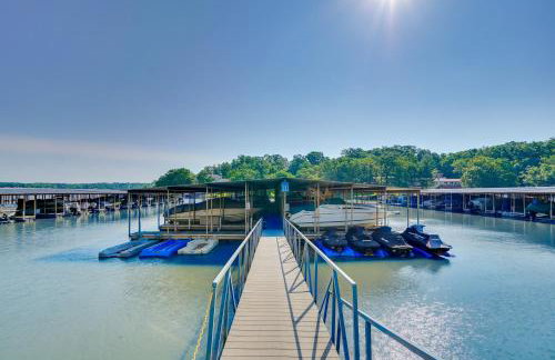 Pool + Boat Slip Available: Osage Beach Condo! - Foto 21