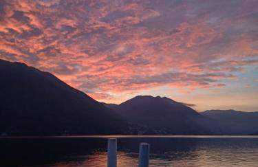 Casa Hygge - Lake Front - Photographer's Art Home - Photo 56