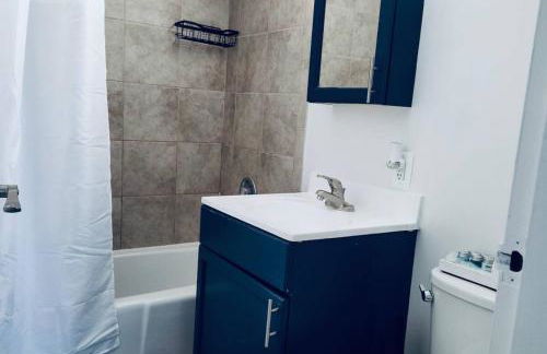 Modern 2bed 2 bath heart of Townson suite - Foto 26