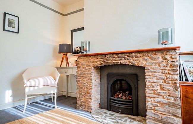 Host Stay Over the Bridge Cottage - Foto 2