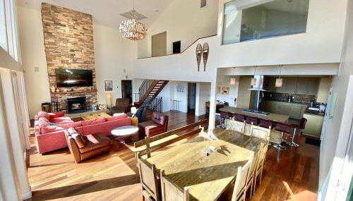 Modern 6 bedroom retreat, stunning lake views, close to village! - Foto 5