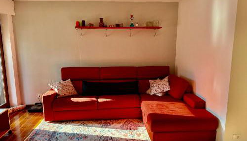 Appartamento per Famiglie in Centro ad Asiago con Posto Auto e Ampio Giardino - Foto 2