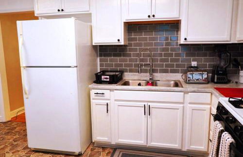 Spacious Pet Friendly Home - Photo 28